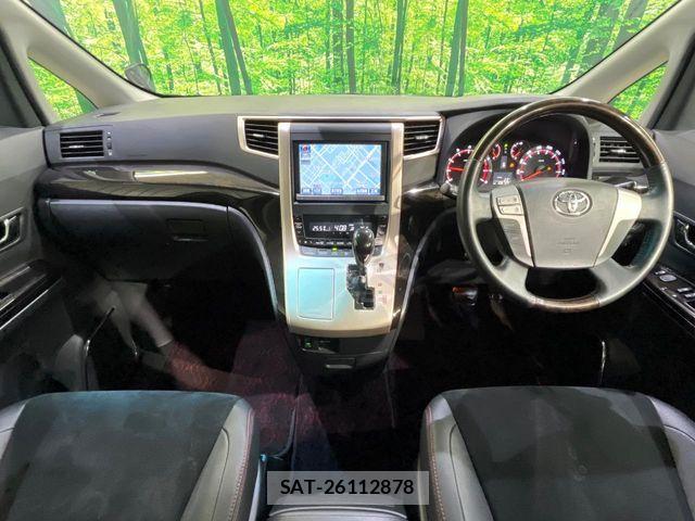 Toyota VELLFIRE 2013-07 8458660-1