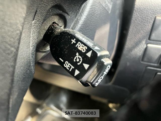 Toyota VELLFIRE 2017-02 8563870-15