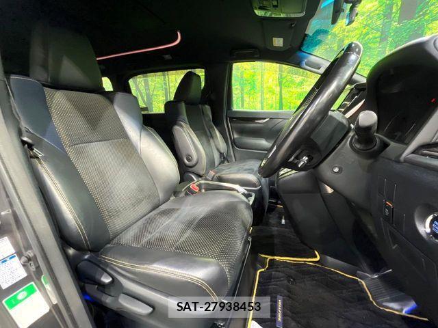 Toyota VELLFIRE 2017-03 8832173-8