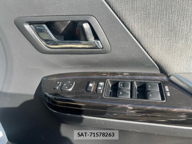 Toyota VELLFIRE 2012-10 7330768-17