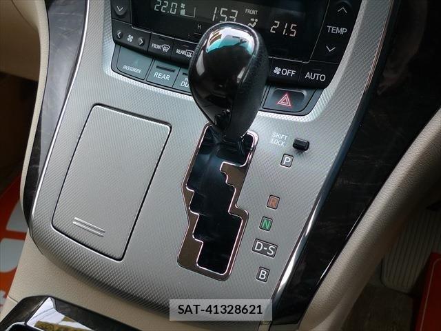 Toyota VELLFIRE 2014-03 7394576-19