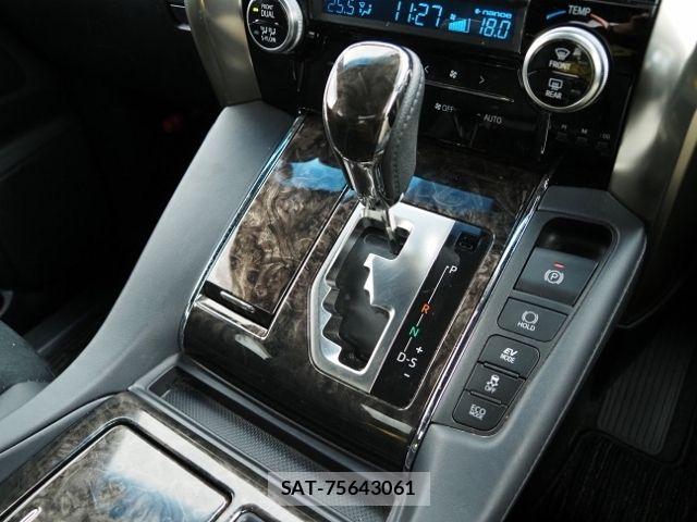 Toyota VELLFIRE 2022-12 7880133-27