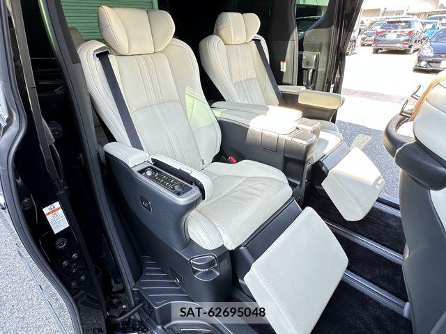 Toyota VELLFIRE 2018-04 8102354-16