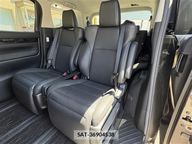 Toyota VELLFIRE 2020-02 8132760-20