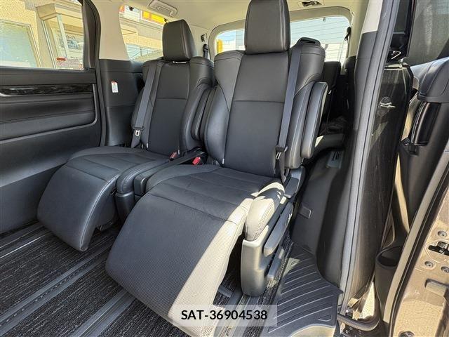 Toyota VELLFIRE 2020-02 8132760-21