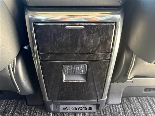 Toyota VELLFIRE 2020-02 8132760-23