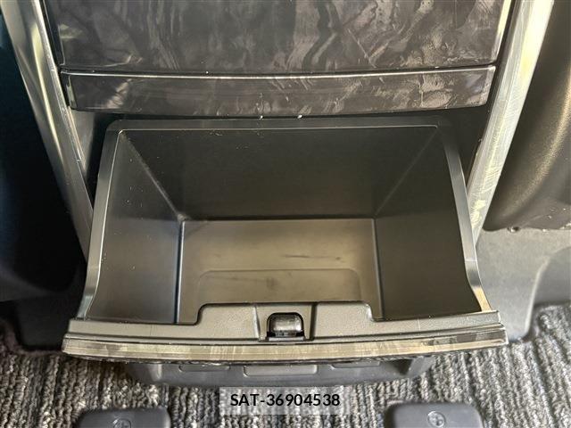 Toyota VELLFIRE 2020-02 8132760-25