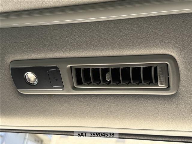 Toyota VELLFIRE 2020-02 8132760-28