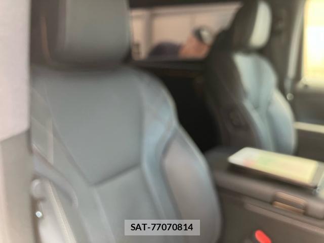 Toyota VELLFIRE 2023-10 8132744-12