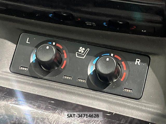 Toyota VELLFIRE 2018-10 8210747-6