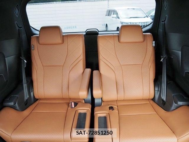 Toyota VELLFIRE 2025-06 8210744-18