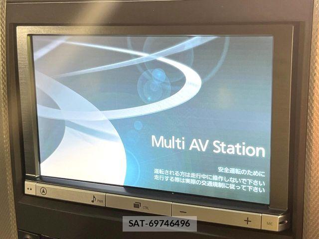 Toyota VELLFIRE 2014-04 8210752-2