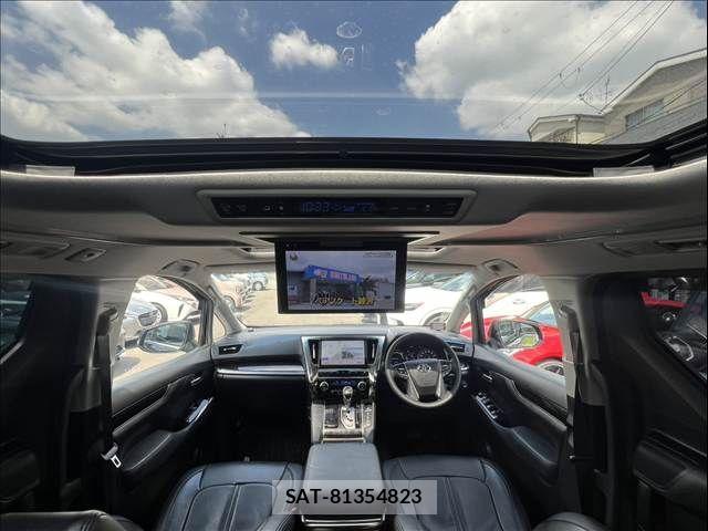 Toyota VELLFIRE 2019-06 8210749-2