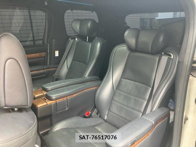 Toyota VELLFIRE 2017-04 8246992-10