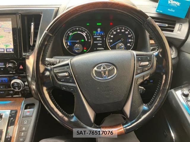 Toyota VELLFIRE 2017-04 8246992-16