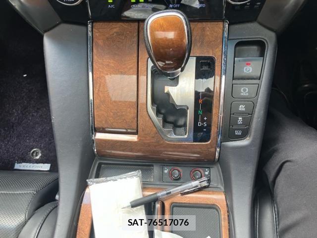 Toyota VELLFIRE 2017-04 8246992-19