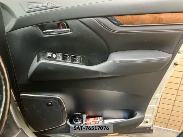 Toyota VELLFIRE 2017-04 8246992-21