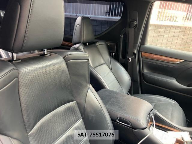 Toyota VELLFIRE 2017-04 8246992-24