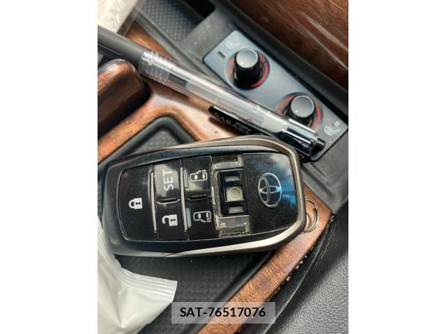 Toyota VELLFIRE 2017-04 8246992-28