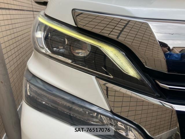 Toyota VELLFIRE 2017-04 8246992-2