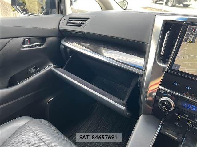 Toyota VELLFIRE 2019-04 8317748-23