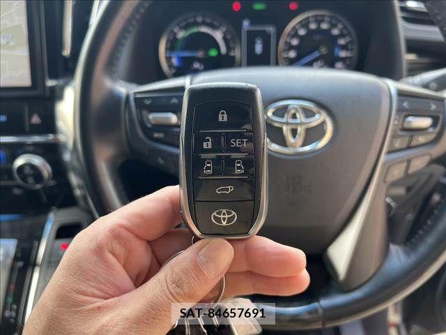 Toyota VELLFIRE 2019-04 8317748-27