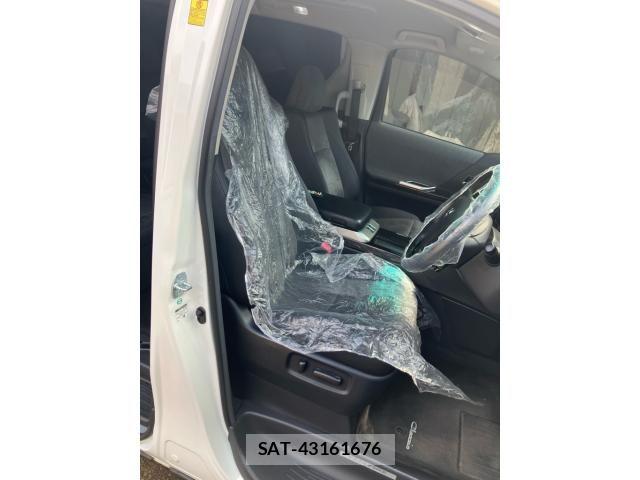 Toyota VELLFIRE 2014-04 8317751-11