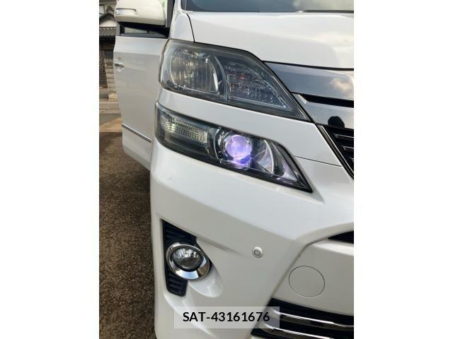 Toyota VELLFIRE 2014-04 8317751-16
