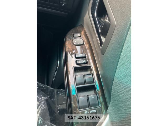 Toyota VELLFIRE 2014-04 8317751-17