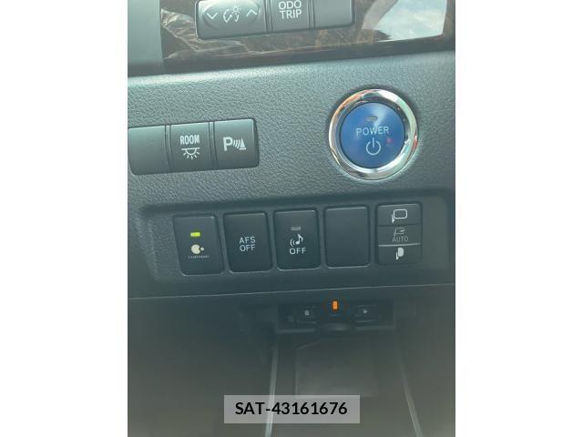 Toyota VELLFIRE 2014-04 8317751-18