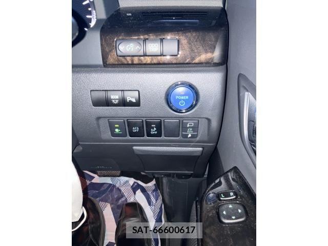 Toyota VELLFIRE 2013-10 8338277-16