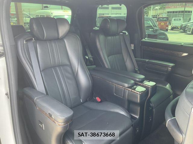 Toyota VELLFIRE 2020-06 8338273-17