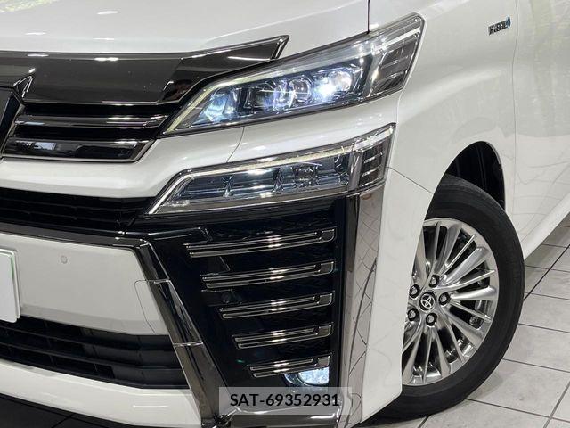 Toyota VELLFIRE 2020-04 8355809-12