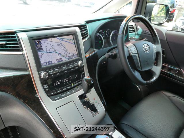 Toyota VELLFIRE 2014-03 8355811-1