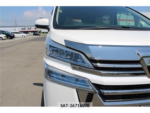 Toyota VELLFIRE 2018-03 8369489-24