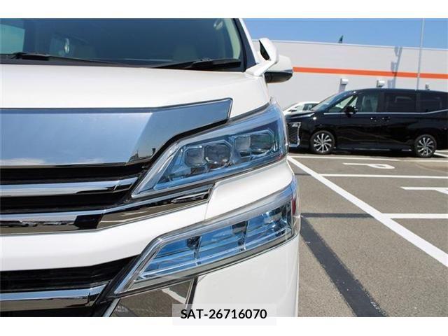 Toyota VELLFIRE 2018-03 8369489-25