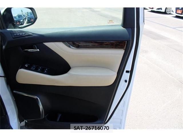 Toyota VELLFIRE 2018-03 8369489-29