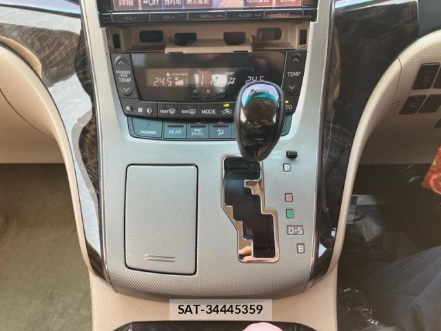 Toyota VELLFIRE 2014-09 8415557-16