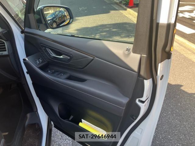 Toyota VELLFIRE 2023-11 8527883-12
