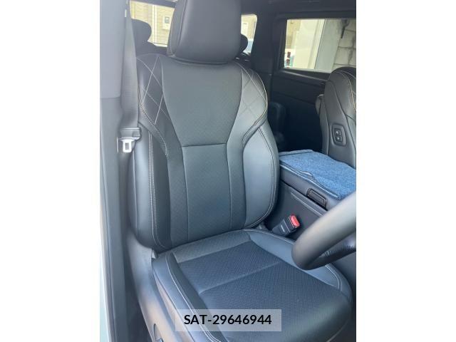 Toyota VELLFIRE 2023-11 8527883-14