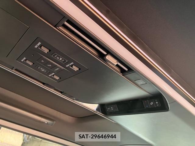 Toyota VELLFIRE 2023-11 8527883-16