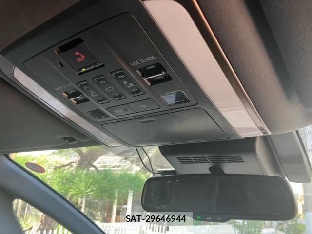 Toyota VELLFIRE 2023-11 8527883-25