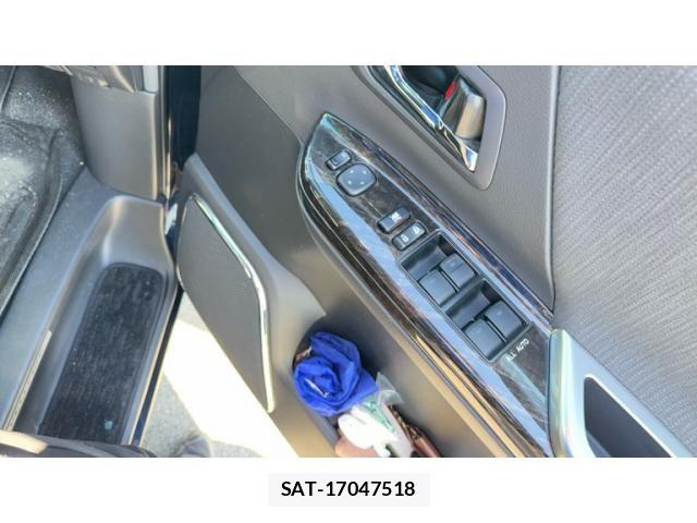 Toyota VELLFIRE 2013-03 8629444-26
