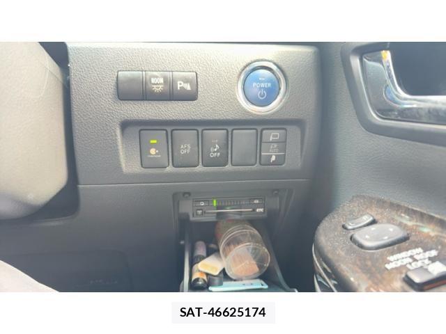 Toyota VELLFIRE 2012-04 8746458-11