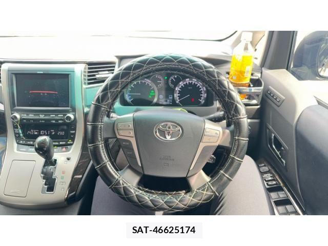 Toyota VELLFIRE 2012-04 8746458-8