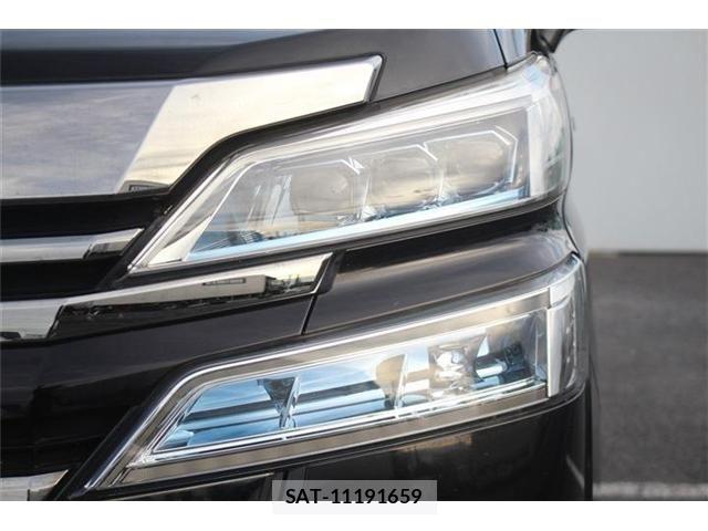 Toyota VELLFIRE 2018-06 8850936-26