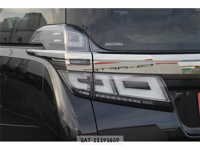 Toyota VELLFIRE 2018-06 8850936-27