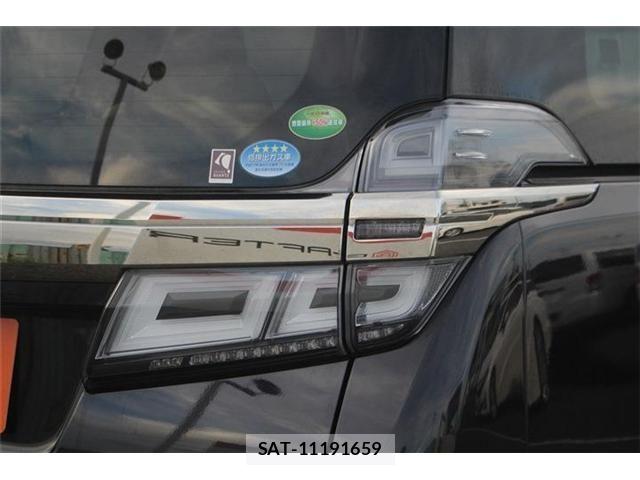 Toyota VELLFIRE 2018-06 8850936-28