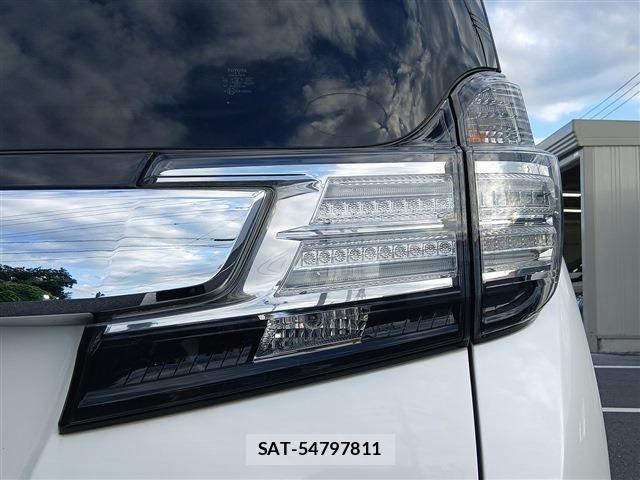 Toyota VELLFIRE 2015-11 8884507-12