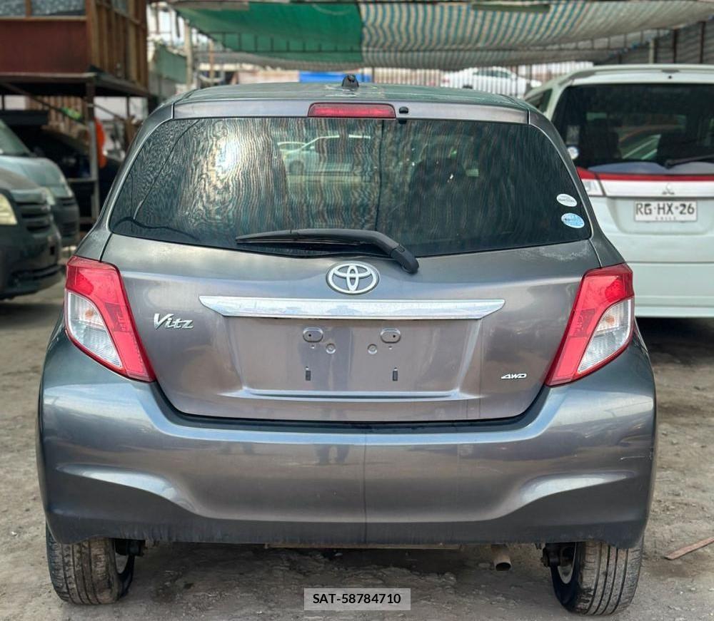 Toyota VITZ 2012-05 438867-2